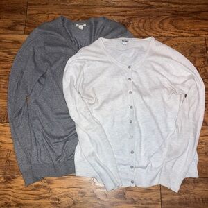 Old Navy Gray and White Women’s Button Up Cardigan Set